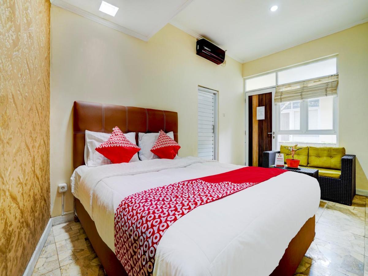 Oyo 90140 Nginep Yuuk Guest House 치레본 외부 사진