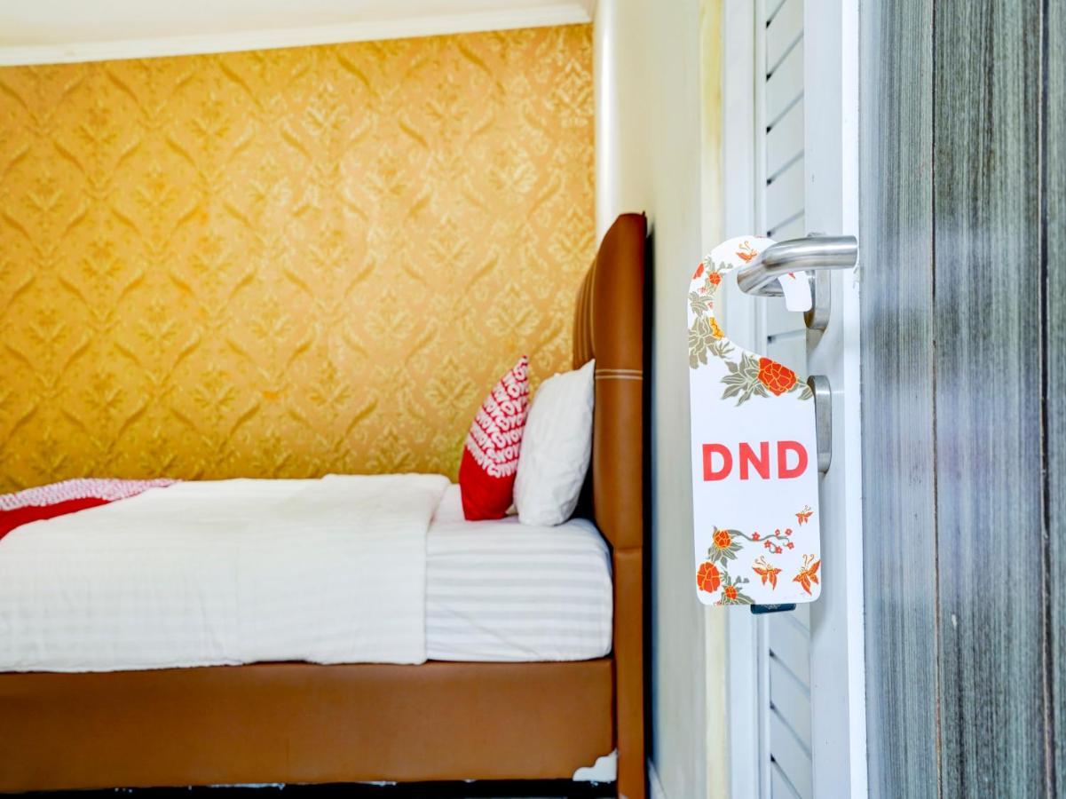 Oyo 90140 Nginep Yuuk Guest House 치레본 외부 사진