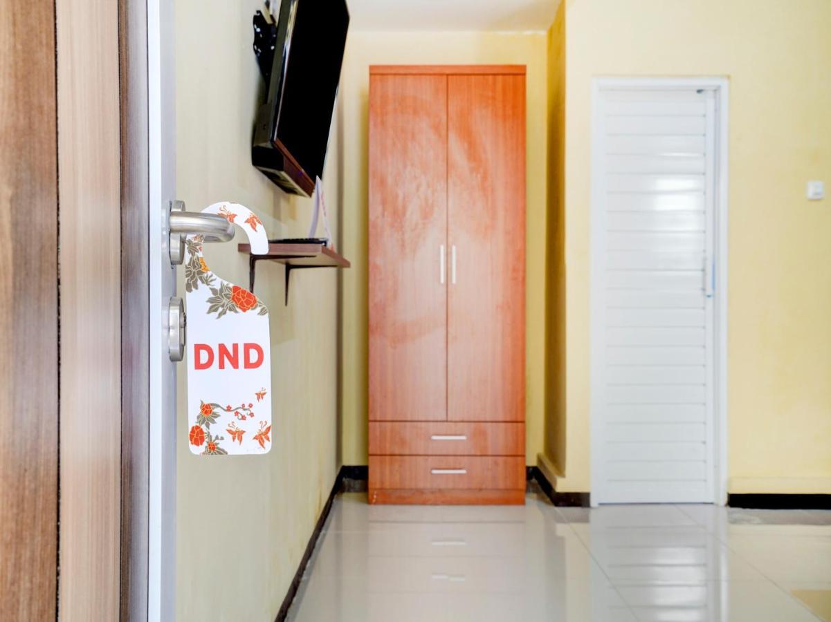 Oyo 90140 Nginep Yuuk Guest House 치레본 외부 사진